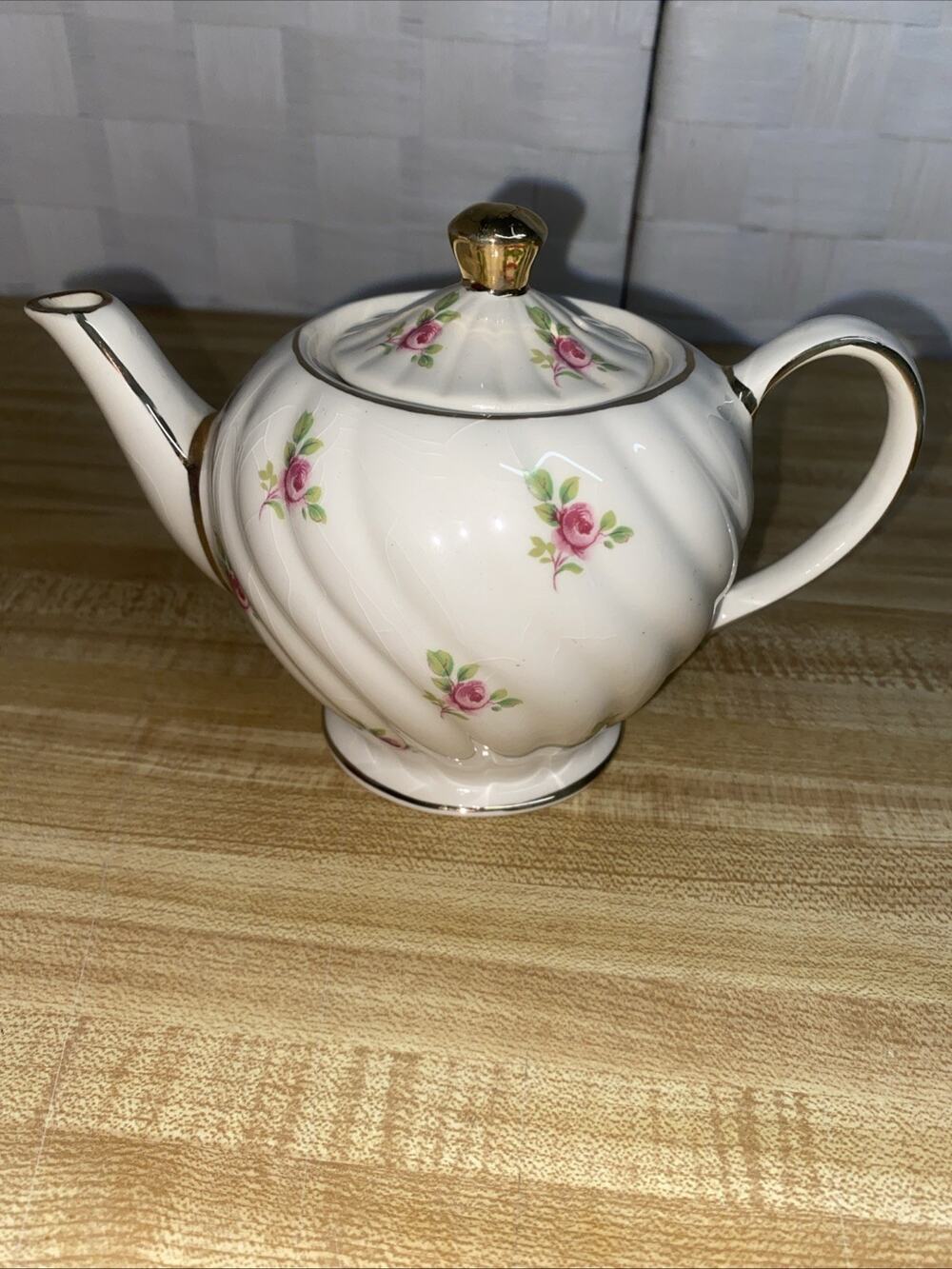 SADLER England 1593 Cream Swirl Pattern Pink Roses Gold Trim 2 Cup Teapot